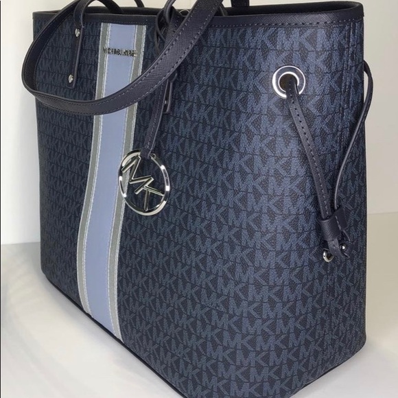 Michael Kors Handbags - MICHAEL KORS JET SET TRAVEL LARGE TOTE Michael Kors Handbags - MICHAEL KORS JET SET TRAVEL LARGE TOTE